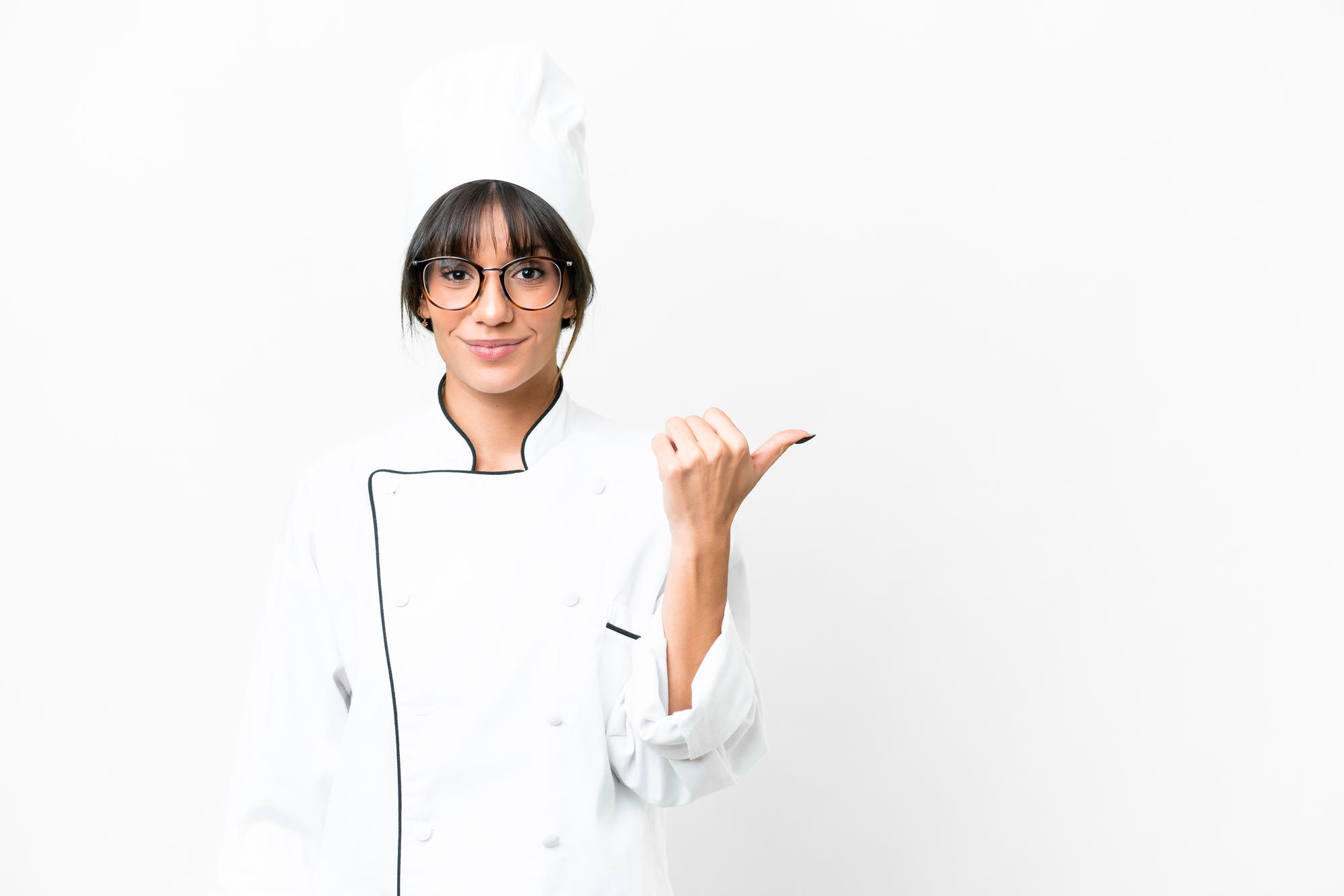 Chef che spiega una tecnica davanti alla camera